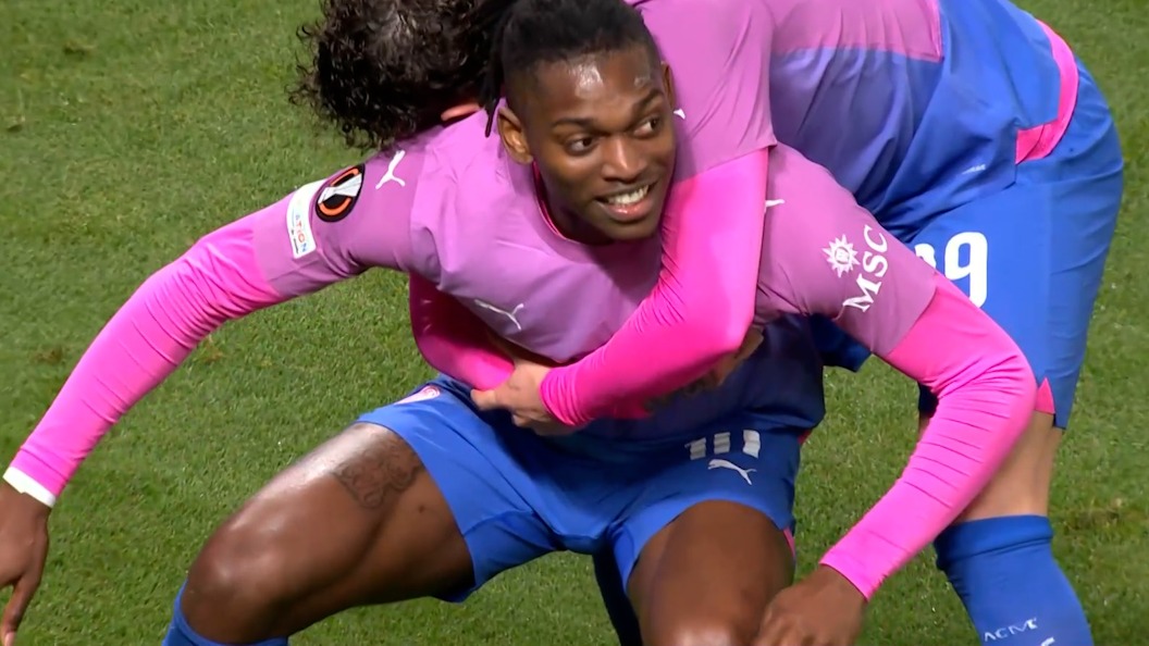 گل سوم میلان به اسلاویا پراگ (سوپرگل لیائو)