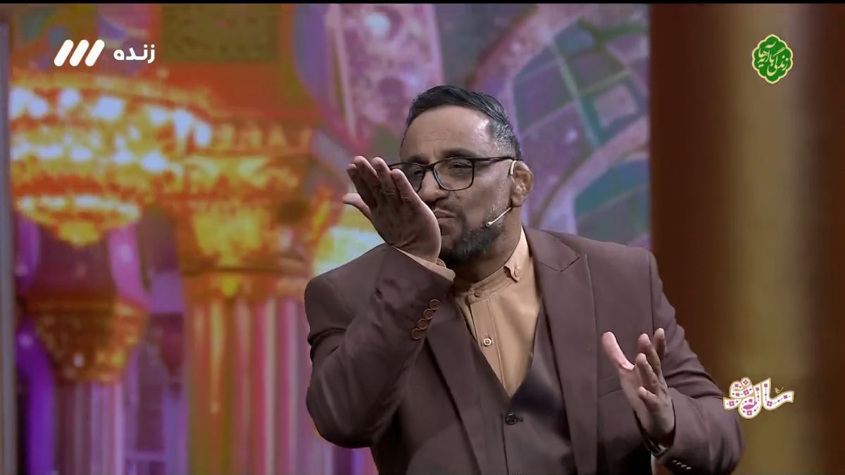 احمد مجدزاده و ارسال بوسه برای تیم محبوبش پرسپولیس