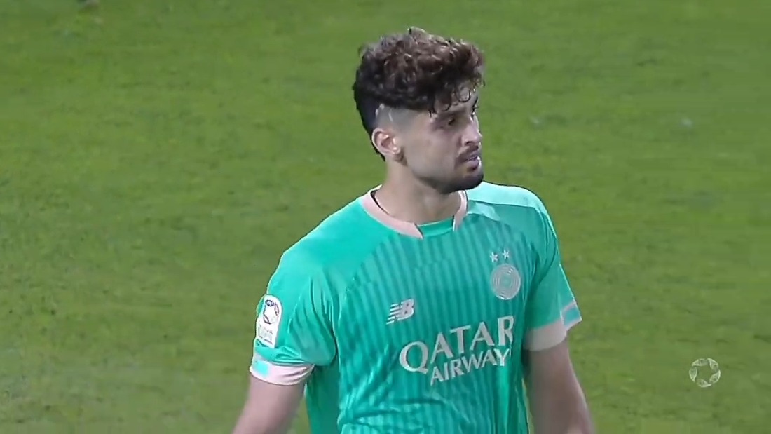 تعویض حزباوی مدافع السد پس از دو اشتباه که منجر به دو گل تیم المعیذر شد