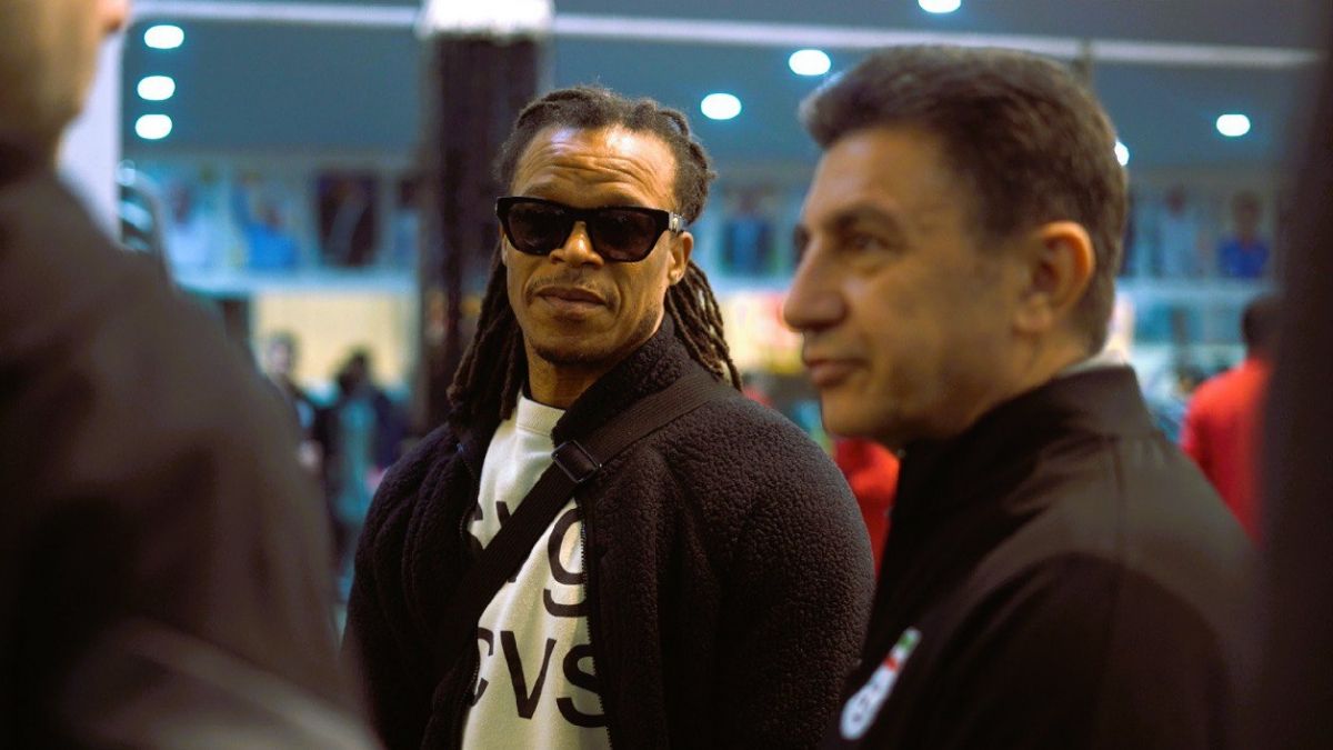 حضور ادگارد داویدز ستاره سابق فوتبال اروپا و هلند در تمرین تیم ملی