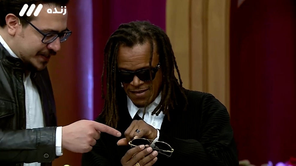 واکنش ادگار داویدز به عینک فیکی که کادو گرفت!