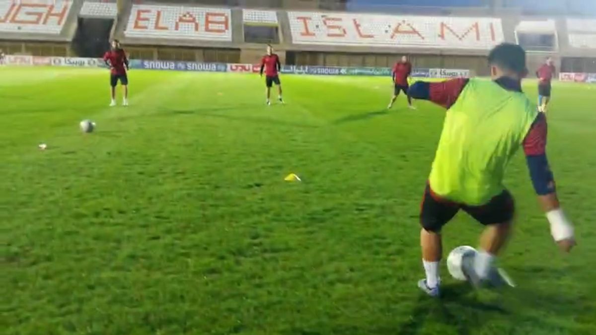 اختصاصی/ گرم کردن بازیکنان سایپا و شهرداری آستارا قبل از شروع مسابقه