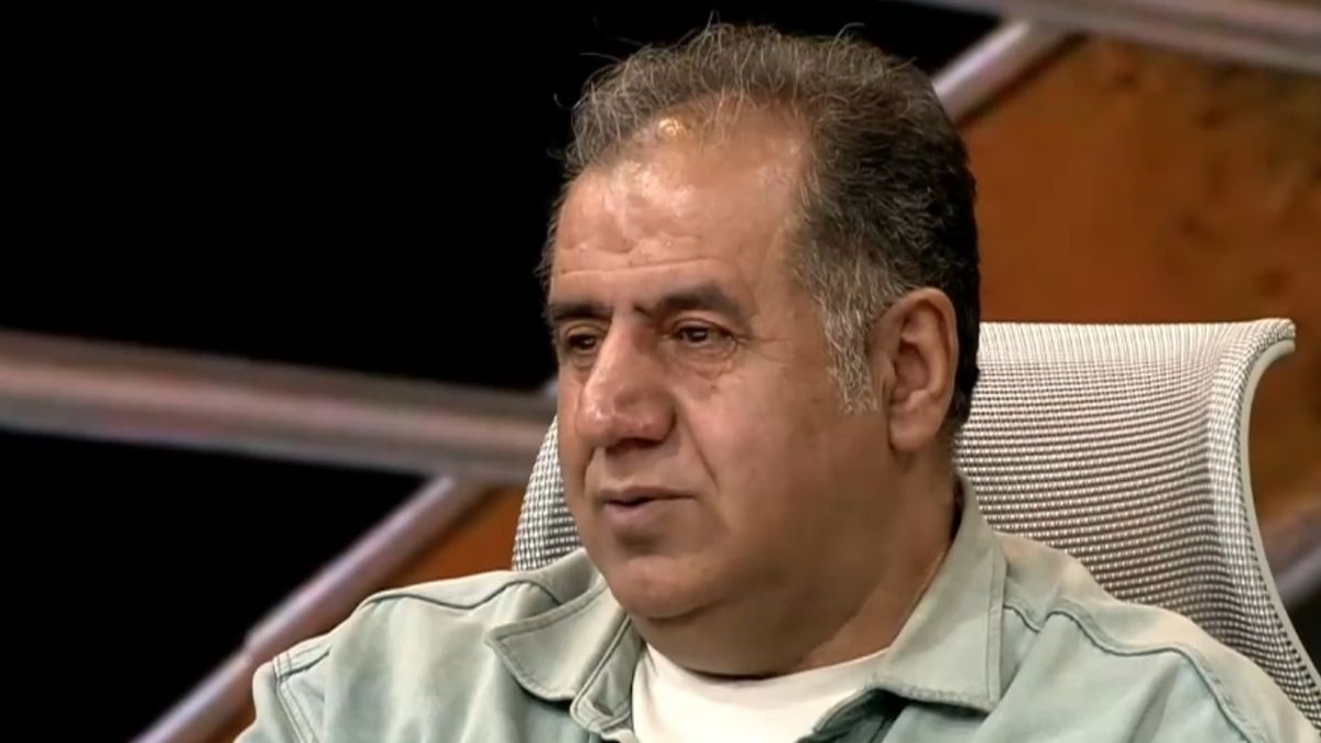 قهرمان ایران/ علی خسروی: محمود فکری و کریم باقری وقتی در زمین می دویدند صدای چمن را می شنیدم