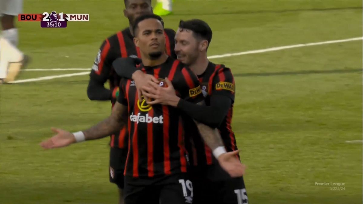 گل دوم بورنموث به منچستریونایتد (جاستین کلایورت)