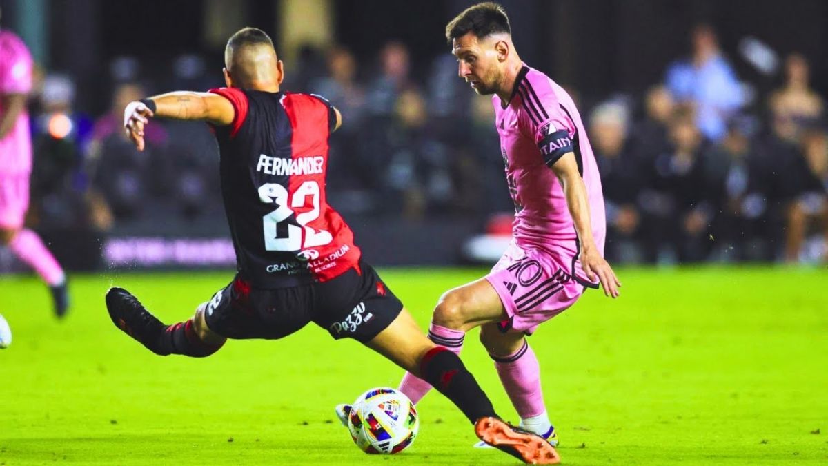 لیونل مسی هنوز هم پادشاه دریبل است (زیرنویس فارسی)