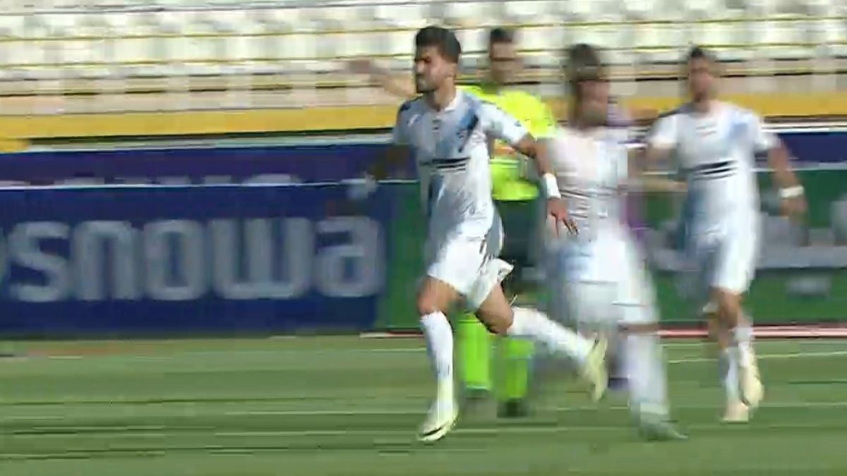 گل اول پیکان به هوادار (آزاده)