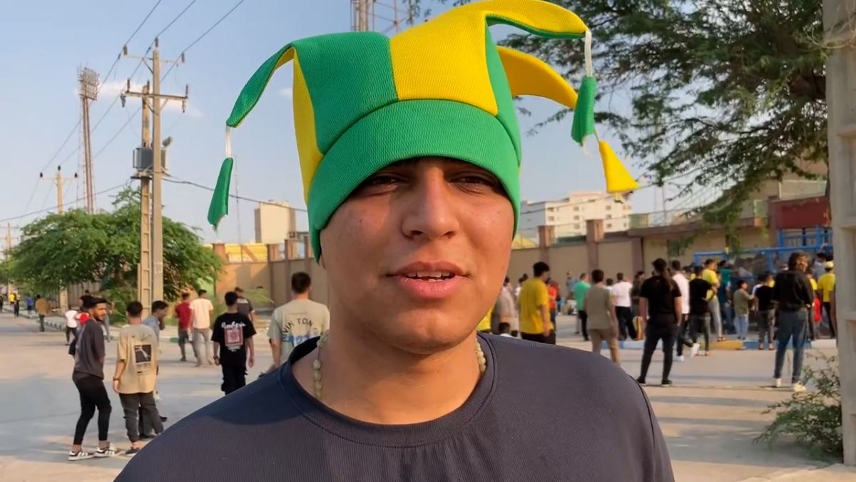 اختصاصی/ صحبت های هواداران صنعت نفت آبادان - پرسپولیس قبل از شروع مسابقه