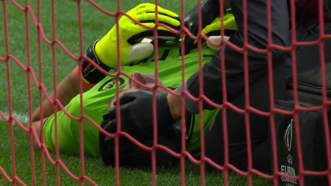 سیو تماشایی امیلیانو مارتینز با صورت مقابل لیل