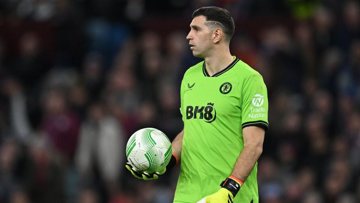 ضربات پنالتی لیل 3-4 استون ویلا (درخشش مارتینز)