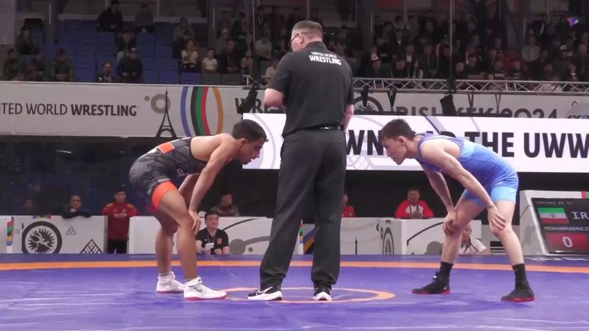 برتری احمد محمدنژاد مقابل حریف تاجیکستانی (کشتی آزاد گزینشی المپیک 2024)