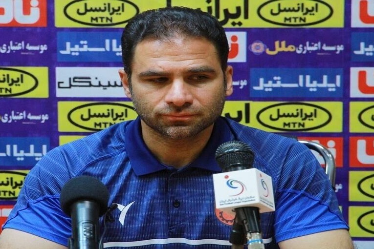مربی ذوب آهن: اگر بازیکنی کوچکترین حاشیهای داشته باشد دیده میشود