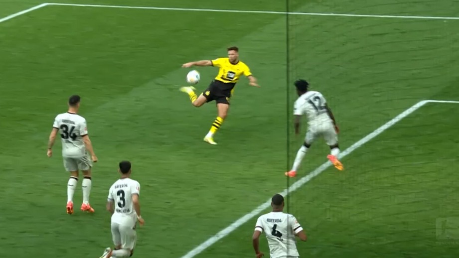 گل اول دورتموند به بایرلورکوزن (نیکلاس فولکروگ)