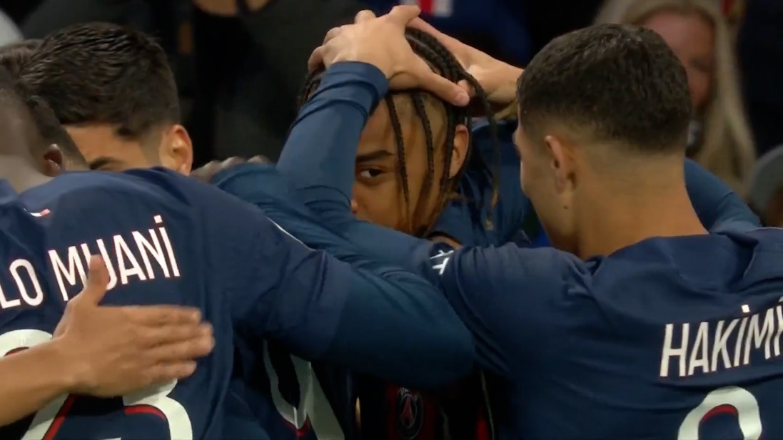 گل اول پاری سن ژرمن به لیون (نمانیا ماتیچ - گل به خودی)