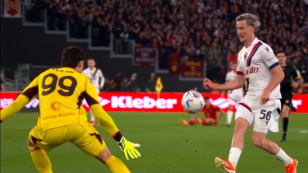 گل سوم بولونیا به رم (الکسی سلماکرز)