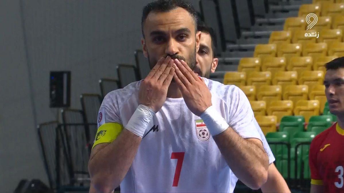 گل ششم تیم ملی فوتسال ایران به قرقیزستان (علی اصغر حسن زاده)