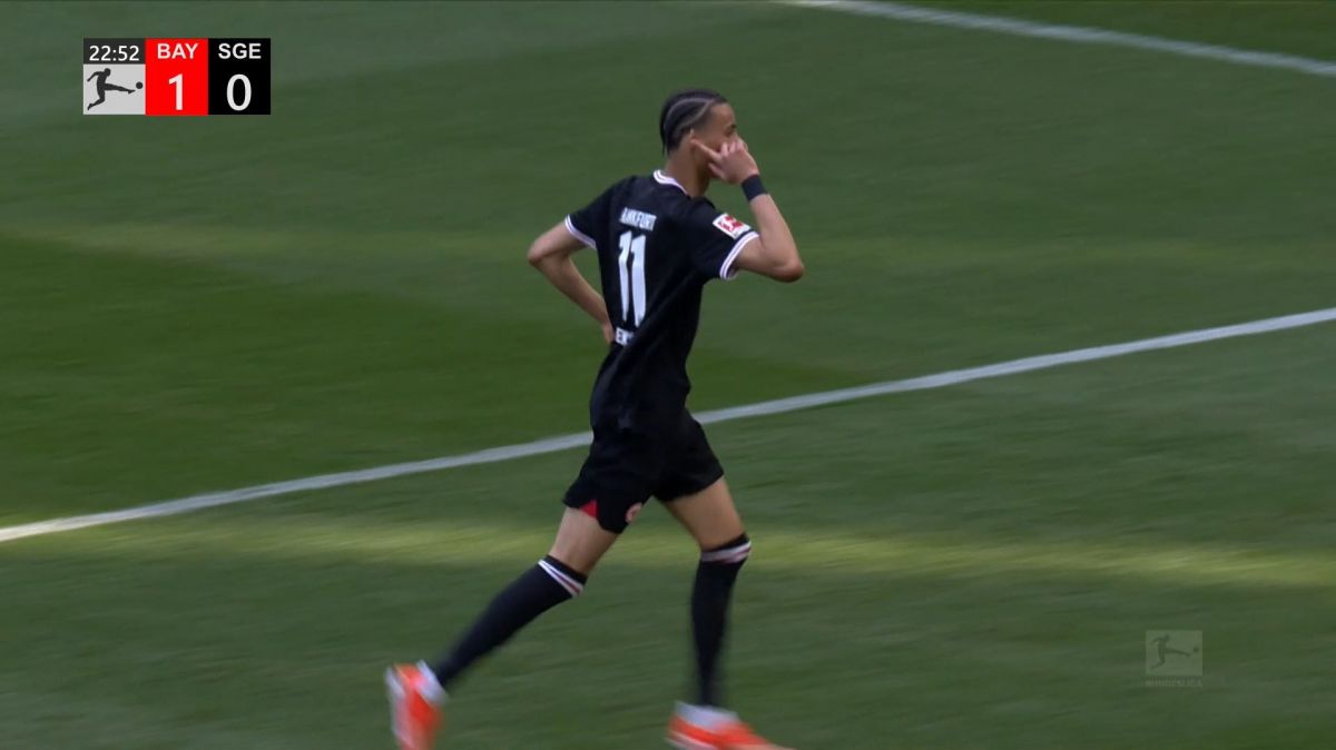 گل اول اینتراخت فرانکفورت به بایرن مونیخ (هوگو اکیتیکه)