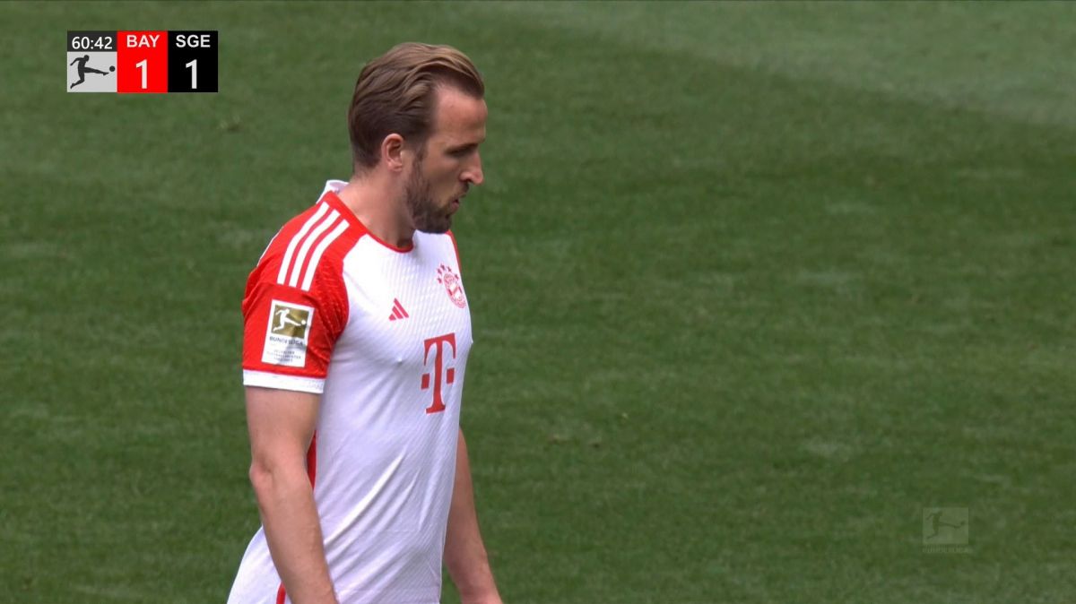 گل دوم بایرن مونیخ به اینتراخت فرانکفورت (دبل هری کین - پنالتی)