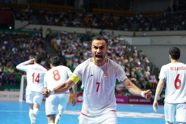 حسنزاده: رمز قهرمانی ما اتحاد بود/ قهرمانی را به مردم تقدیم میکنم