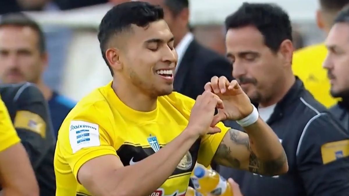 گل اول آ اک آتن به پائوک (پاس گل حاج صفی)