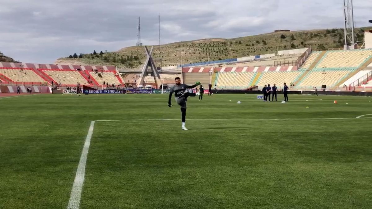 اختصاصی/ گرم کردن بازیکنان استقلال و خالد آبادی قبل از دیدار با تراکتور