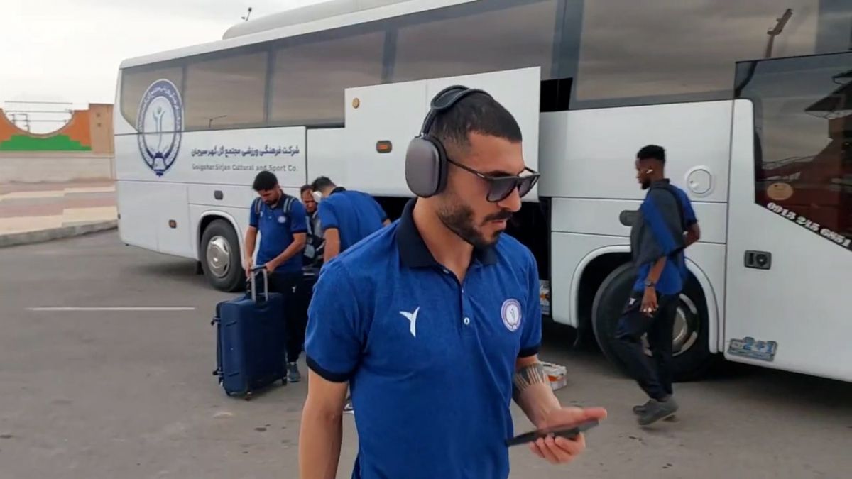 اختصاصی/ ورود تیم گل گهر سیرجان و مس رفسنجان به ورزشگاه شهدای صنعت مس