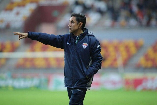 مربی استقلال: جلوی تراکتور باید بدون ریسک بازی می‌کردیم/ ۴۰ درصد تیم‌مان را از دست داده‌ایم