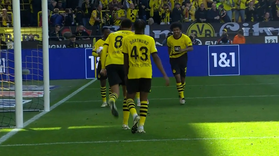 گل پنجم دورتموند به آگزبورگ (فلیکس انمچا)