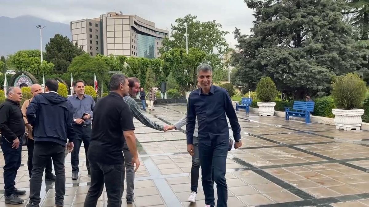 اختصاصی/ حضور عادل فردوسی پور، وزیر ورزش، درخشان و نبی در مراسم یادبود زنده یاد مسعود اسکویی