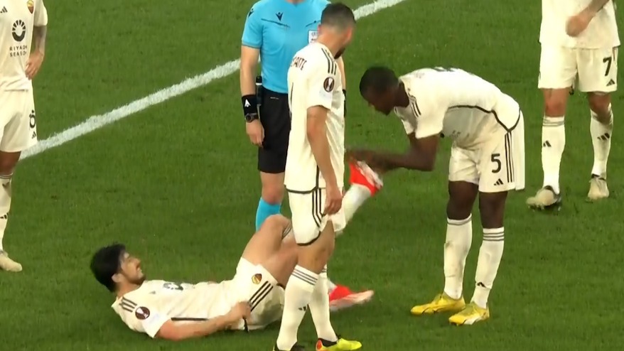 مصدومیت سردار آزمون مقابل لورکوزن و تعویض با ادواردو بووه