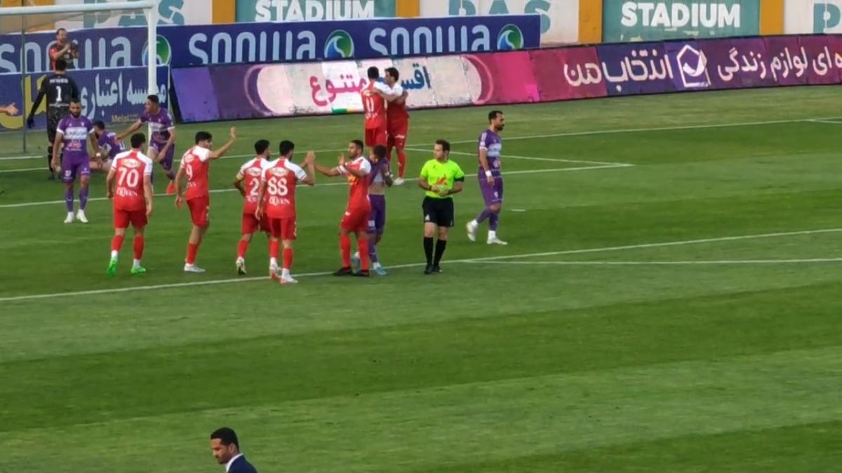 گل اول پرسپولیس به هوادار از زاویه دوربین فوتبالی