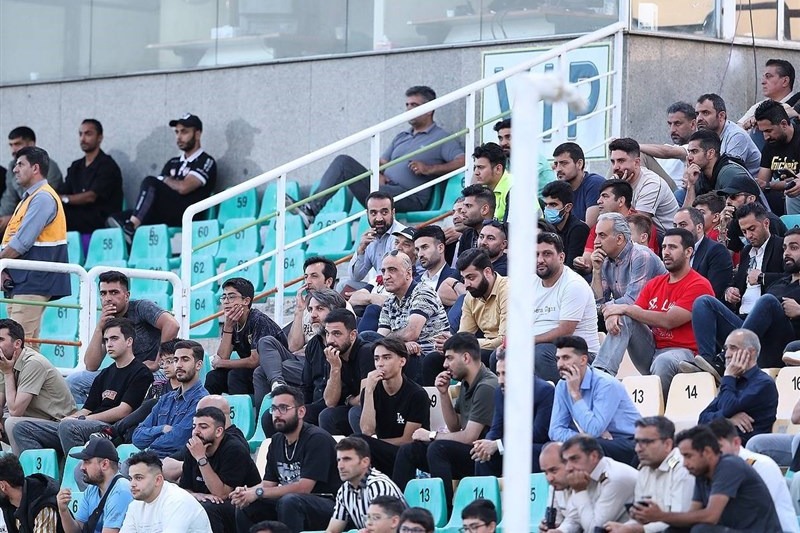 اتفاق عجیب در بازی هوادار - پرسپولیس؛ حضور بیش از ۵۰۰ نفر در بازی بیتماشاگر!