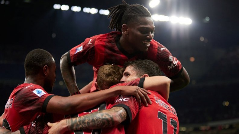 خلاصه بازی میلان 5-1 کالیاری