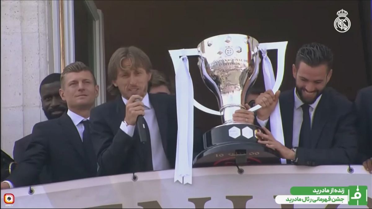 بخشهایی از جشن قهرمانی رئال مادرید در ساختمان شورای شهر مادرید