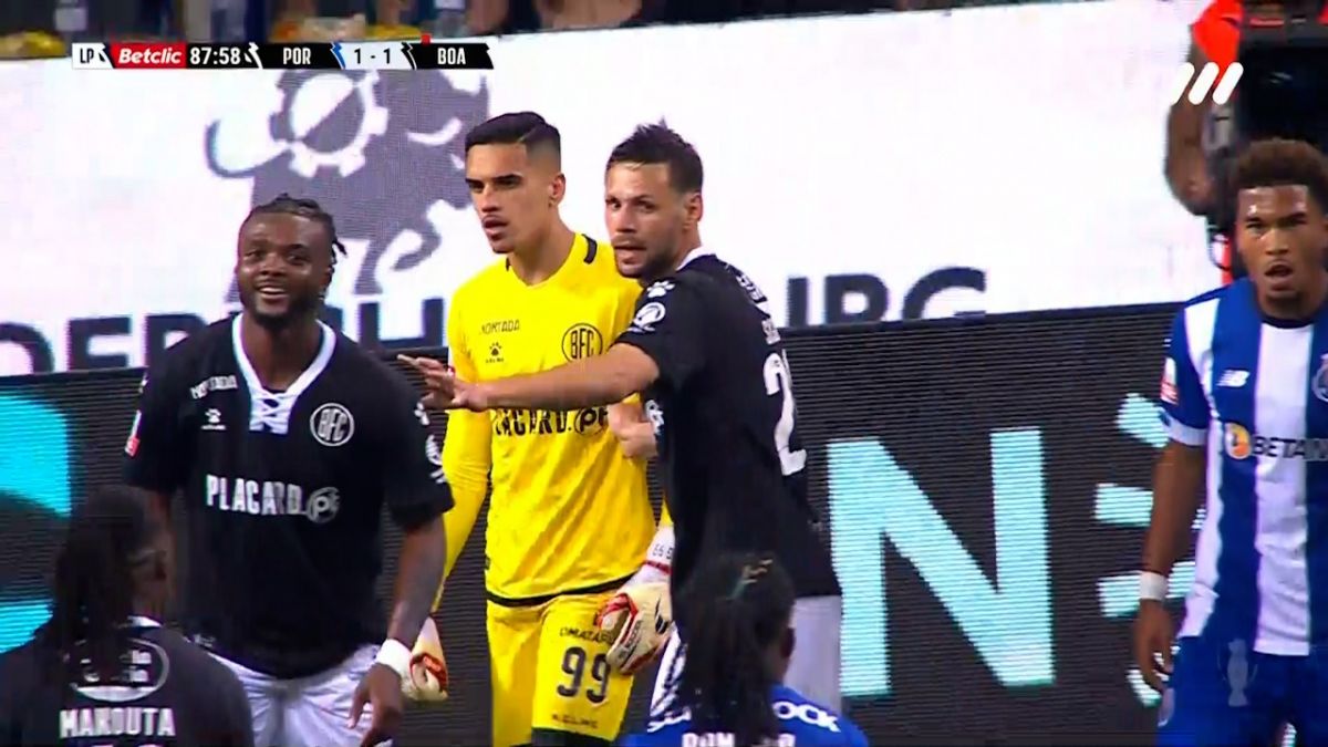 مدافع بواویستا در یک قدمی دروازه مانع از گلزنی مهدی طارمی شد