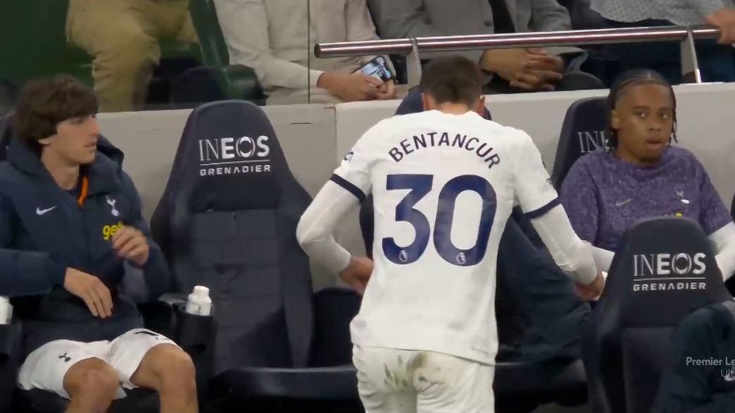 عصبانیت شدید بنتانکور پس از تعویض مقابل منچسترسیتی!