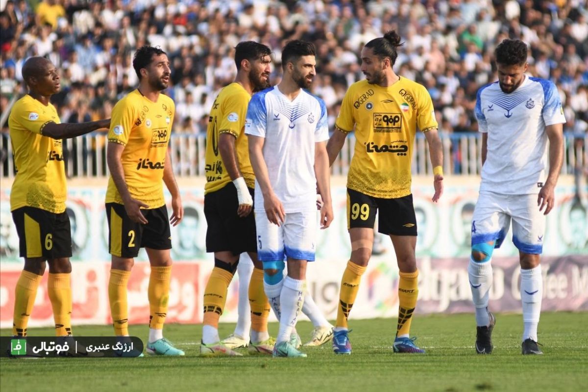 رویارویی سپاهان و ملوان برای رسیدن به 4 تیم برتر؛ دوئل قهرمانها