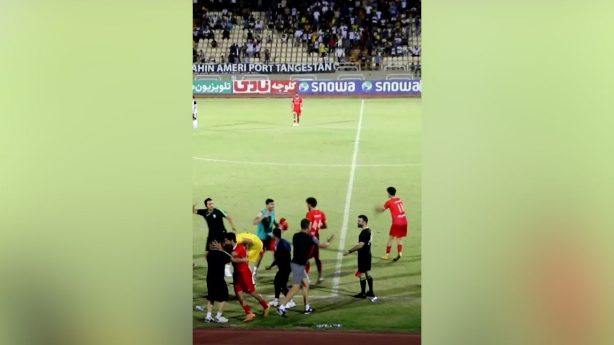 لحظه به ثمر رسیدن گل ۳ امتیازی خیبر در دیدار مقابل شاهین بندر عامری از زاویه دوربین باشگاه خیبر