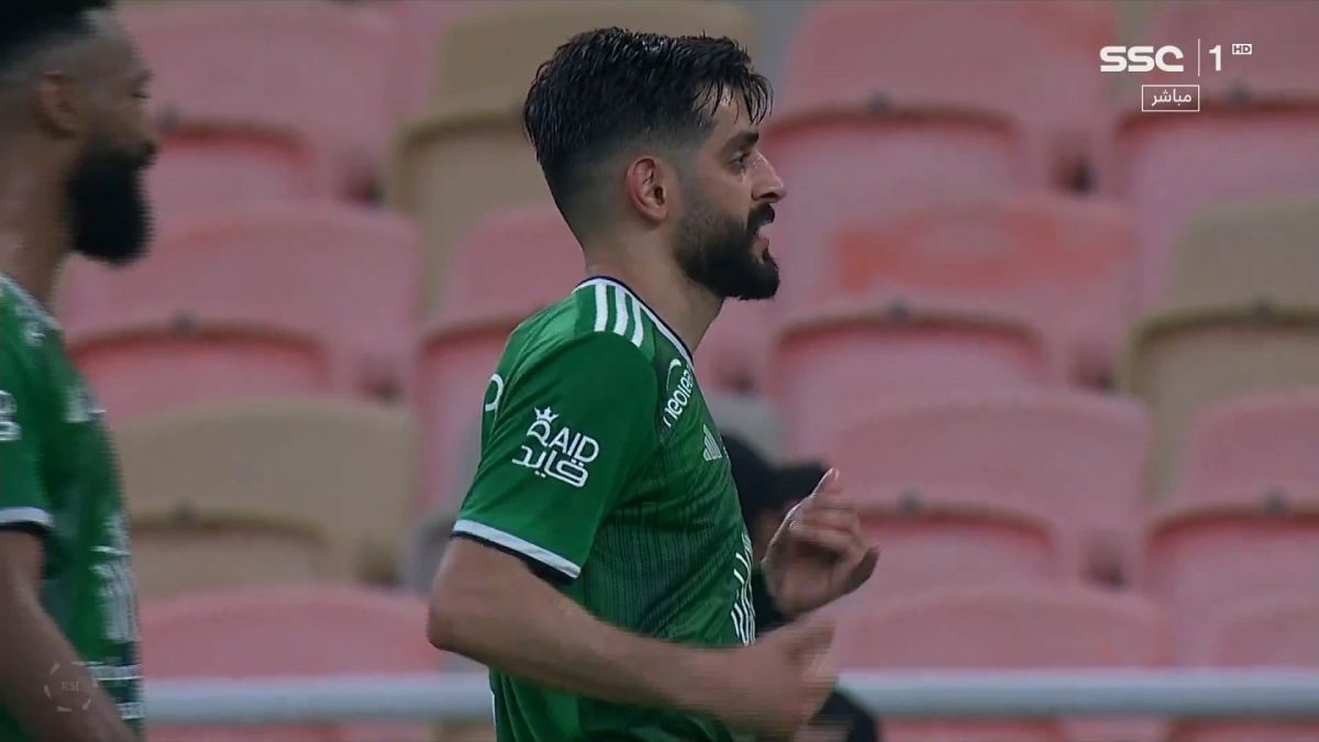 گل سوم الاهلی عربستان به ابها (النابت با پاس فیرمینو)