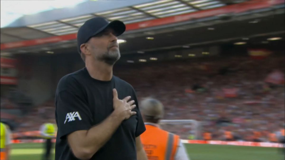 آخرین لحظات حضور یورگن کلوپ در باشگاه لیورپول و تشویق های تماشاگران