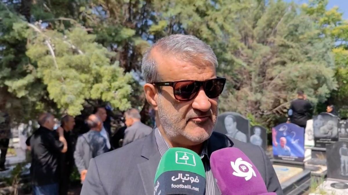 اختصاصی/ صحبت های منصور قنبرزاده در مراسم تشییع و خاکسپاری شادروان بهرام میرشیبانی