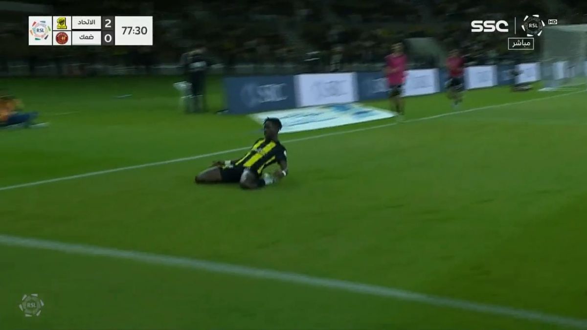 گل سوم الاتحاد به ضمک (الصحافی)