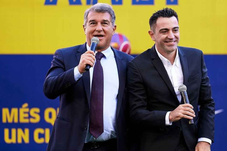 انتقاد عضو کانون هواداران بارسلونا از نحوه مدیریت خوان لاپورتا