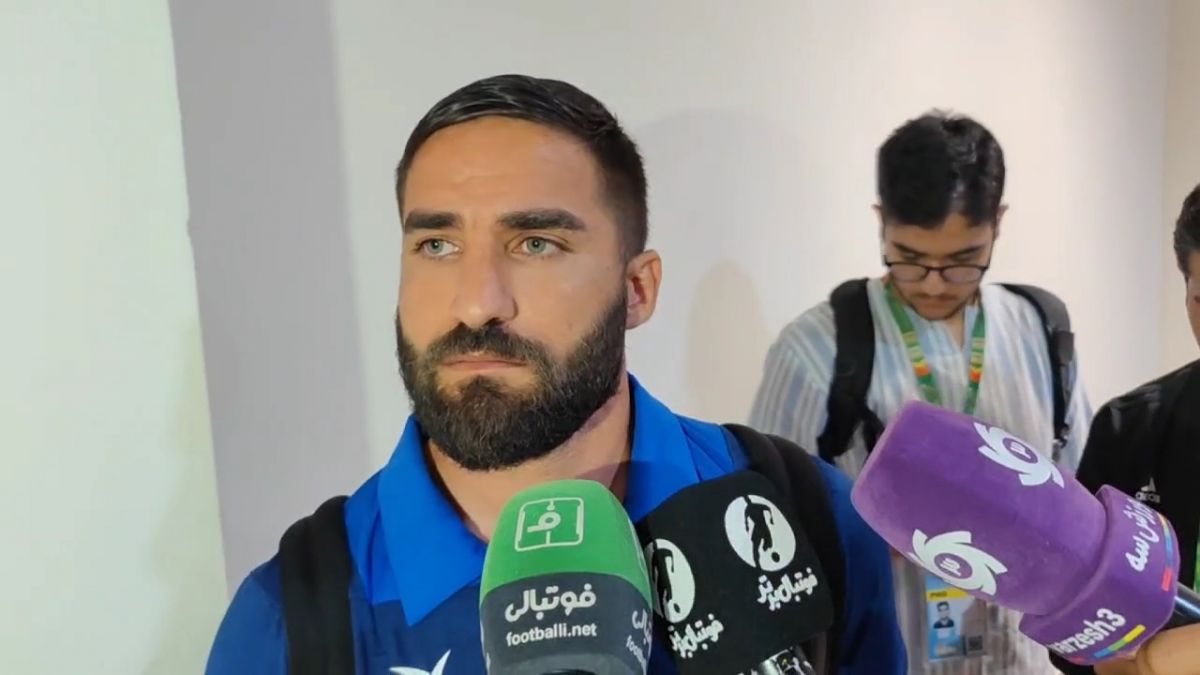 اختصاصی/ مهرداد محمدی: صد درصد روی آرش رضاوند خطا کردند، داور افتضاح بود