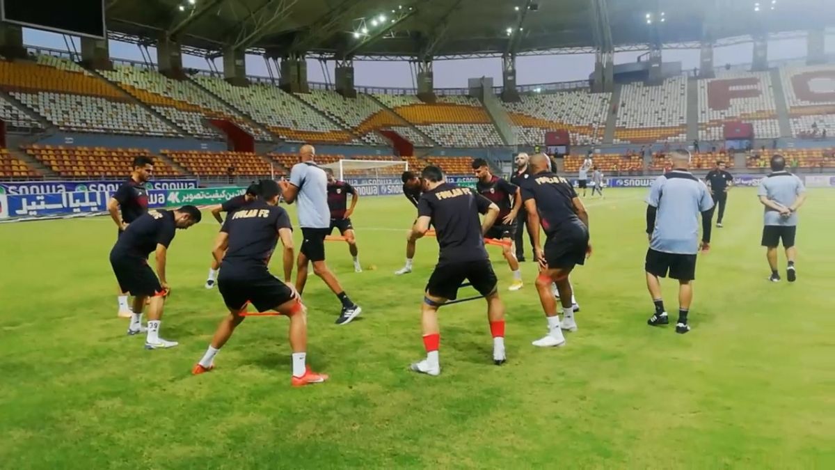 اختصاصی/ حواشی و گرم کردن بازیکنان قبل از آغاز دیدار فولاد - پیکان