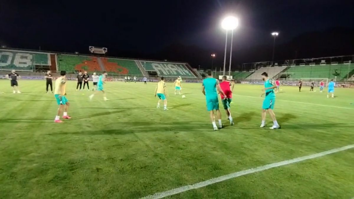 اختصاصی/ گرم کردن بازیکنان ذوب آهن - صنعت نفت قبل از بازی