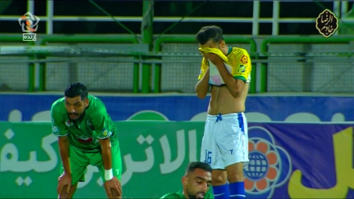 صنعت نفت آبادان پس از شکست مقابل ذوب آهن به لیگ آزادگان سقوط کرد