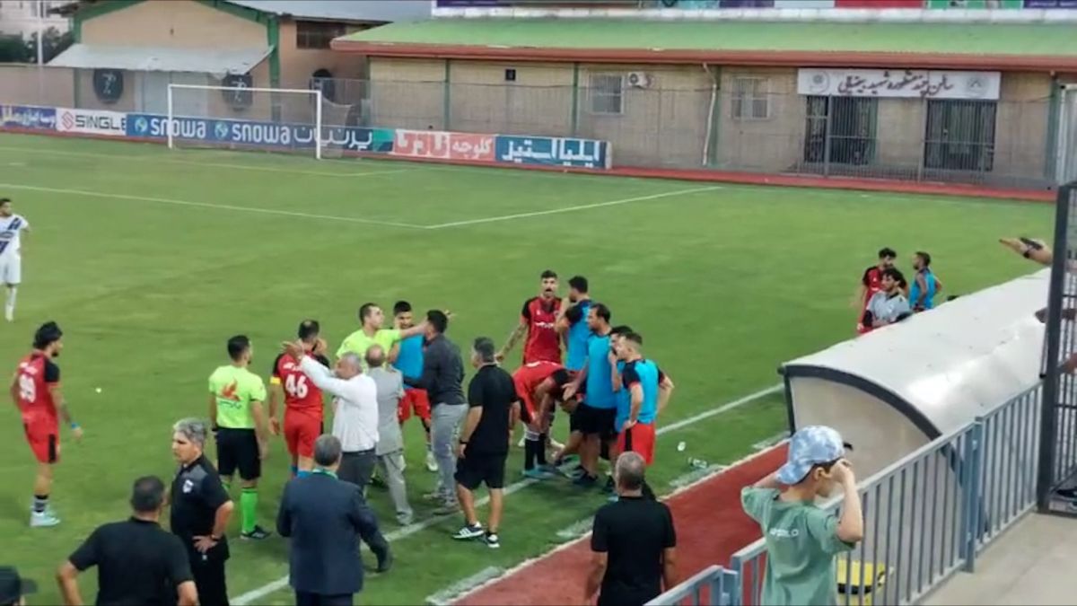 اختصاصی/ جنجال در لیگ یک و بازی شاهین بندر عامری - آریو اسلامشهر