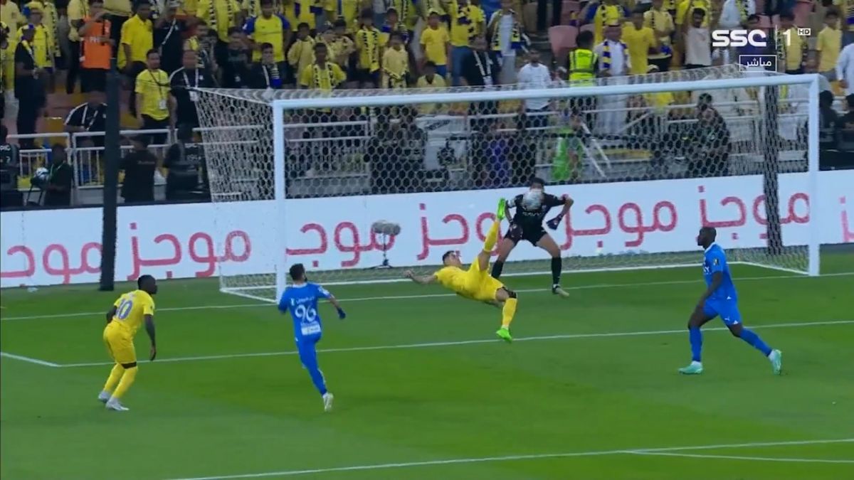 کریستیانو رونالدو یک قدم تا پوشکاش فاصله داشت!