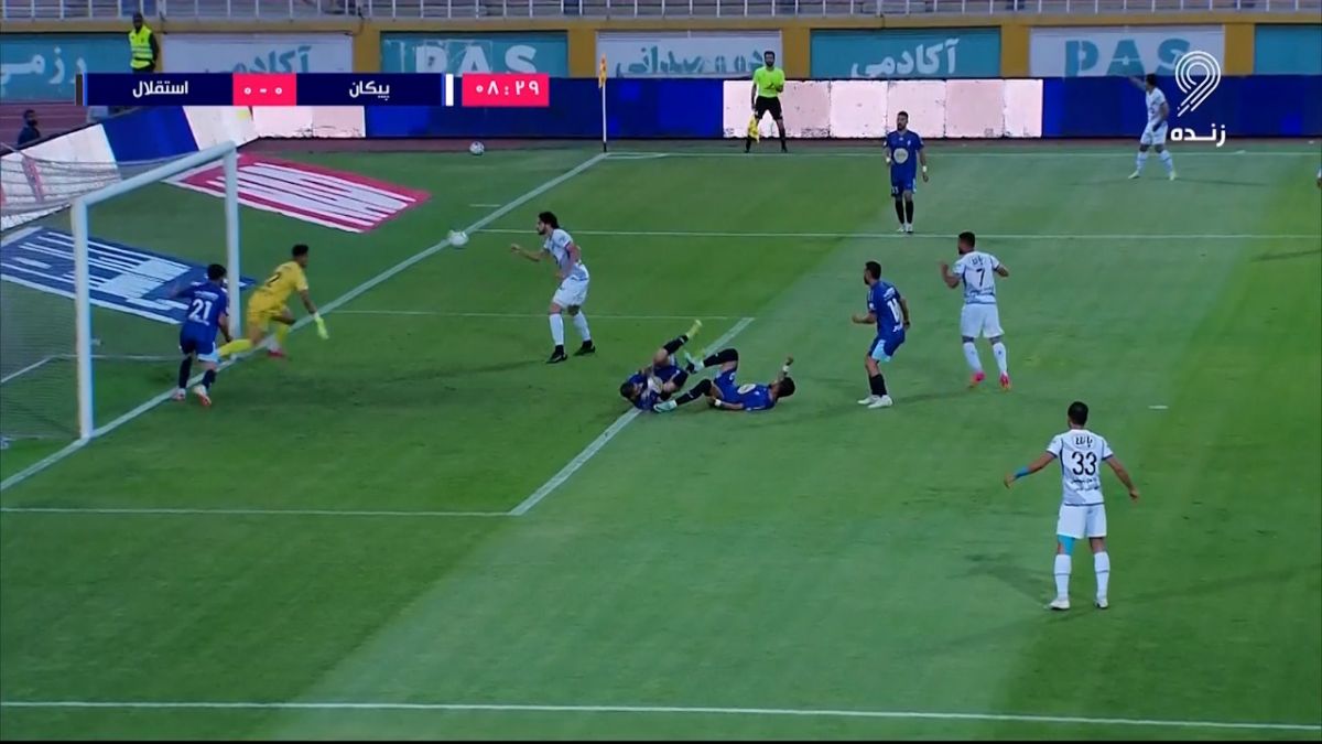 موقعیت مشکوک به گل برای استقلال در محوطه جریمه پیکان و سه دفاع پیاپی پیکانی ها