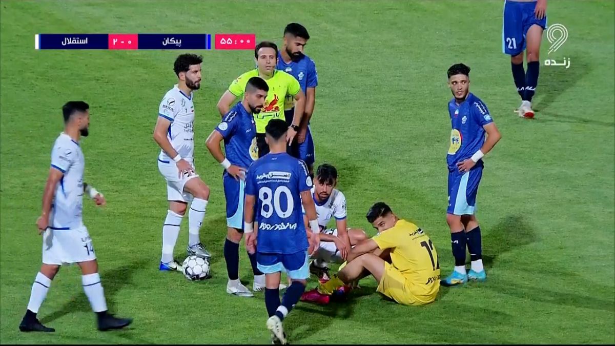 اشتباه دروازه‌بان پیکان و اخراج مستقیم مقابل استقلال